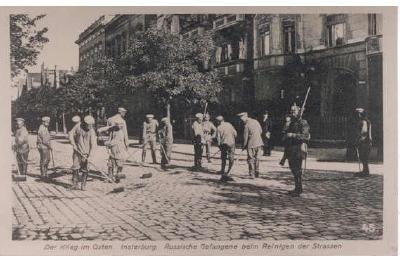 Insterburg - Russische Gefangene beim Reinigen der Strassen