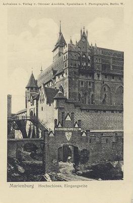 Malbork - Zamek Wysoki od strony wjazdu